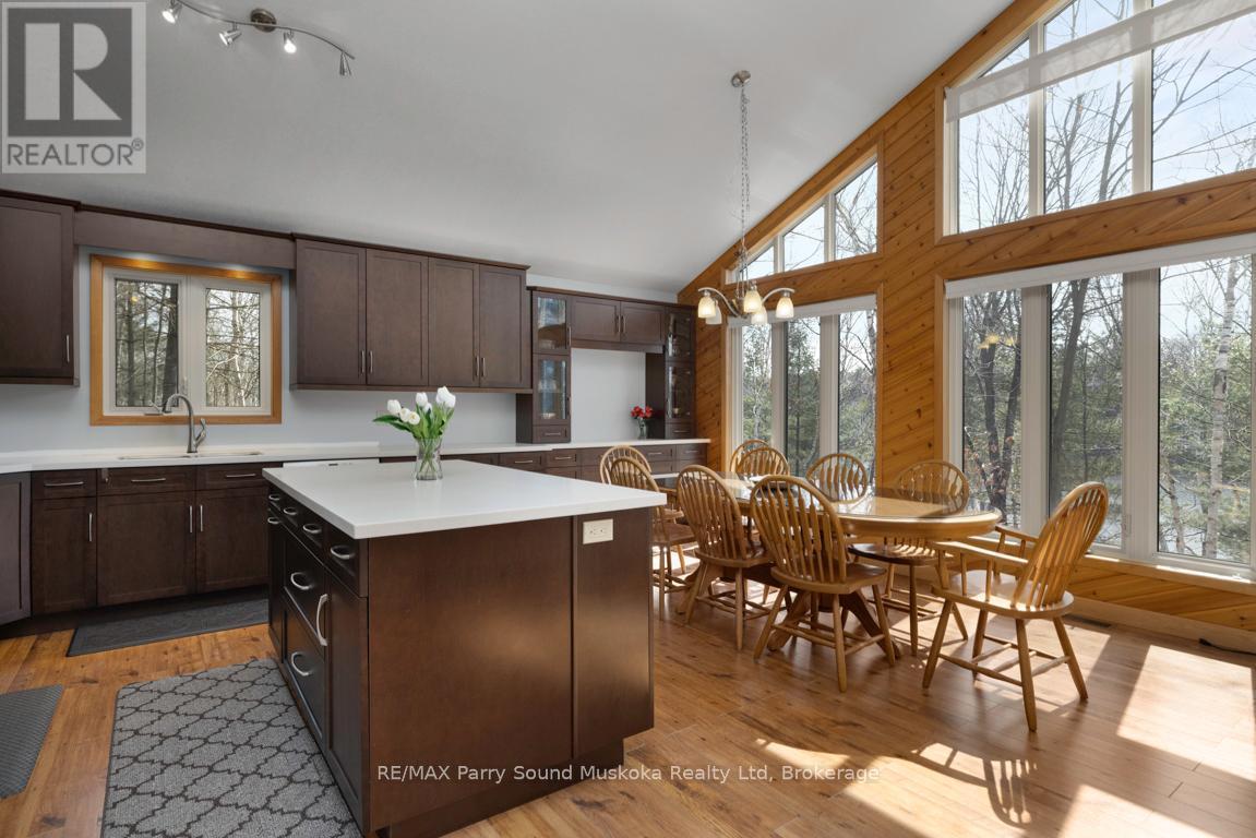 arge centre island - 38 Shebeshekong Estates Road S, Carling, ON - Indoor