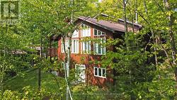 Shebeshekong Lake 4 Season Lakehouse! -