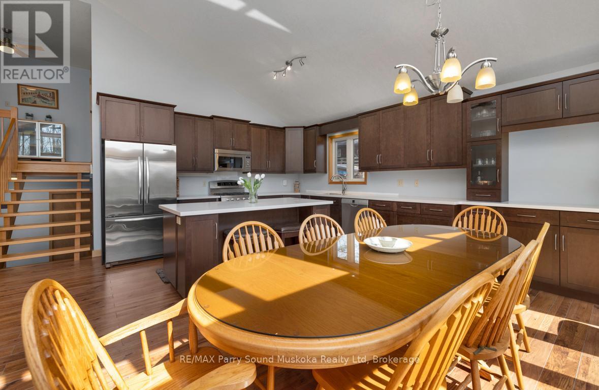 38 Shebeshekong Estates Road S, Carling, ON - Indoor Photo Showing Dining Room