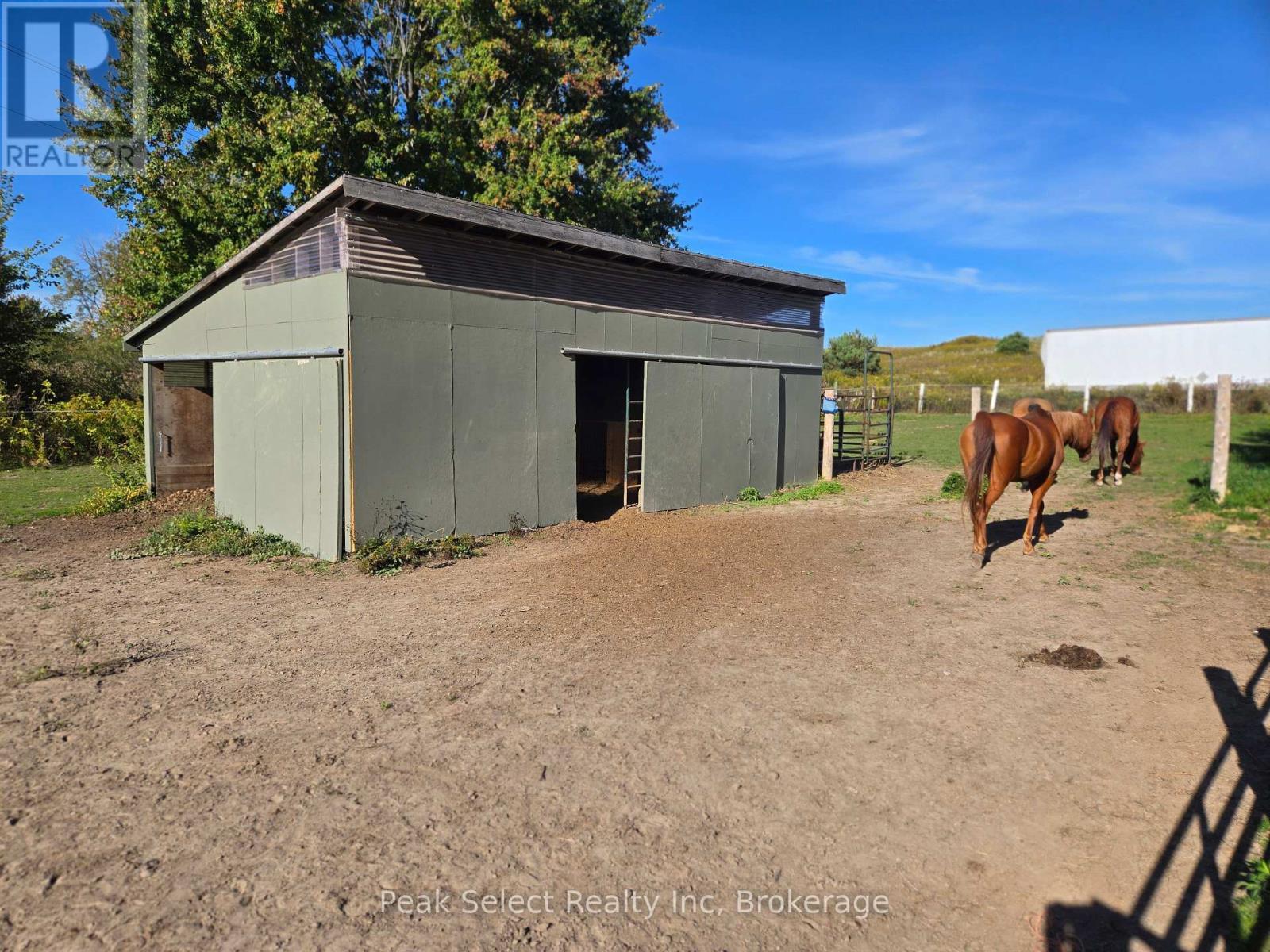 20076 Cherryhill Road, Thames Centre, ON - Outdoor