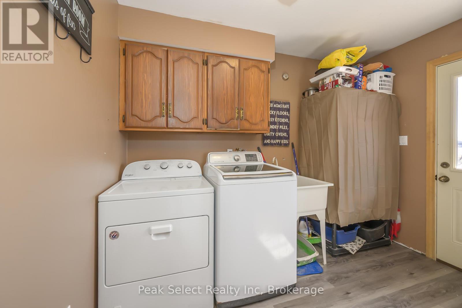 20076 Cherryhill Road, Thames Centre, ON - Indoor Photo Showing Laundry Room