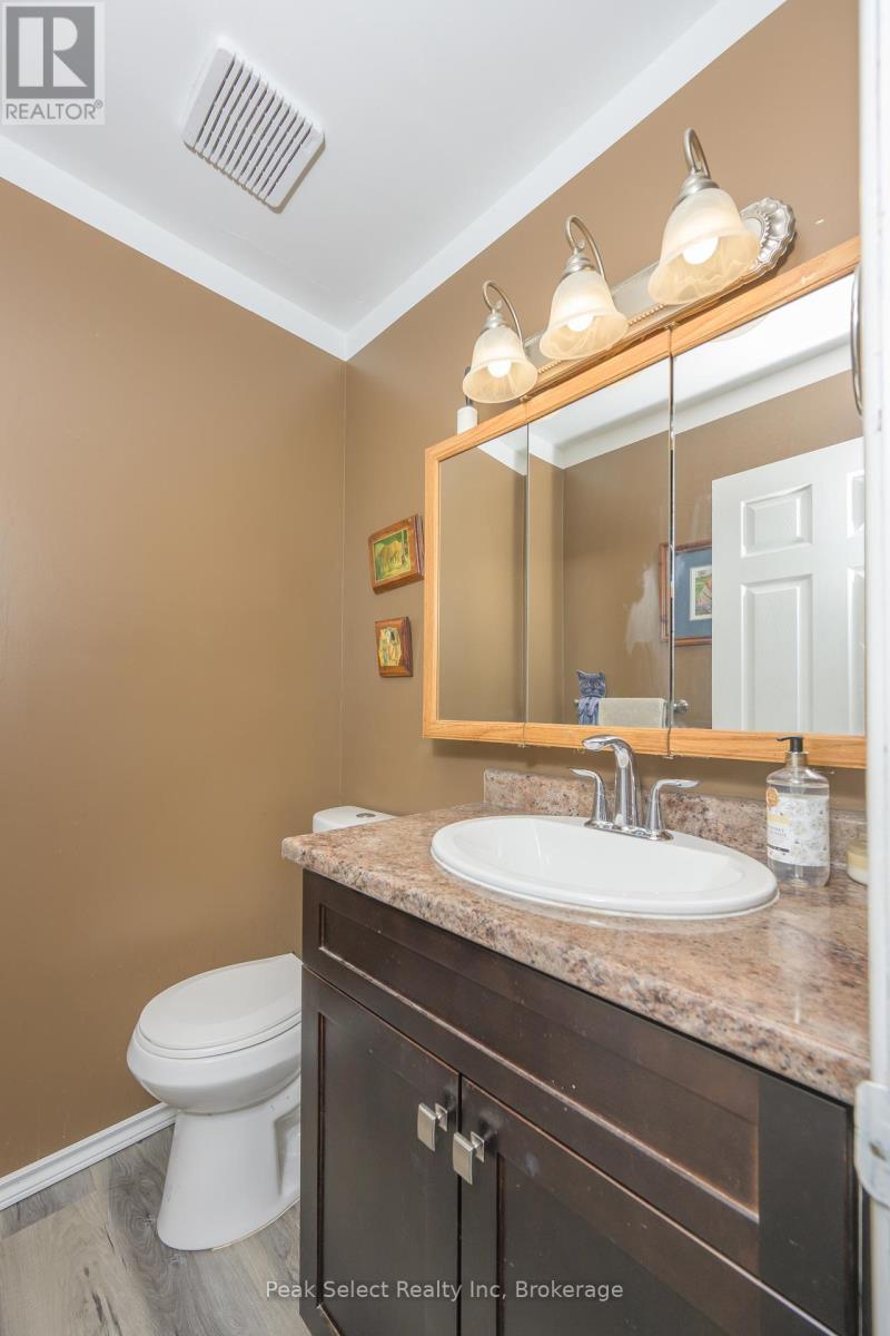 20076 Cherryhill Road, Thames Centre, ON - Indoor Photo Showing Bathroom