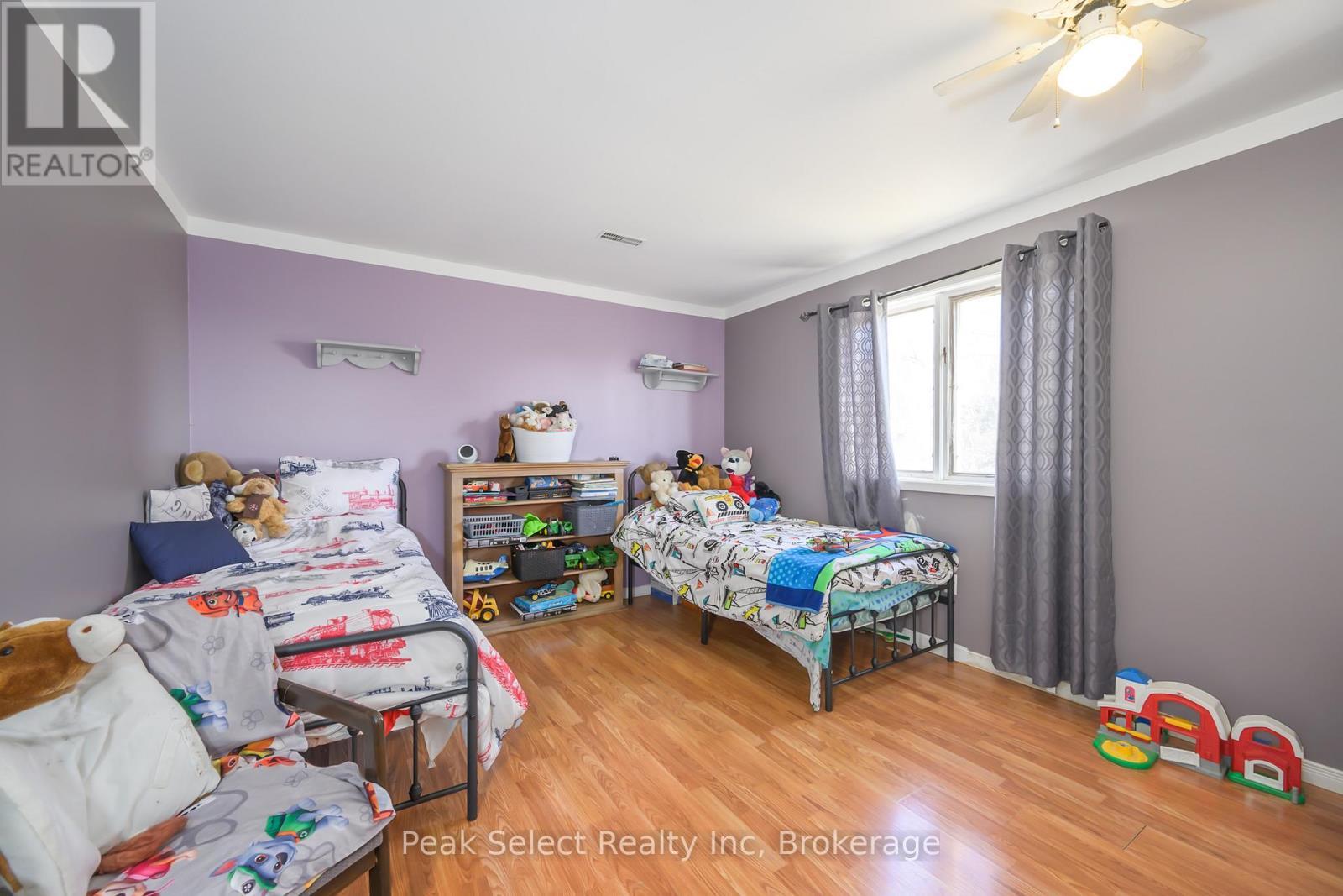 20076 Cherryhill Road, Thames Centre, ON - Indoor Photo Showing Bedroom