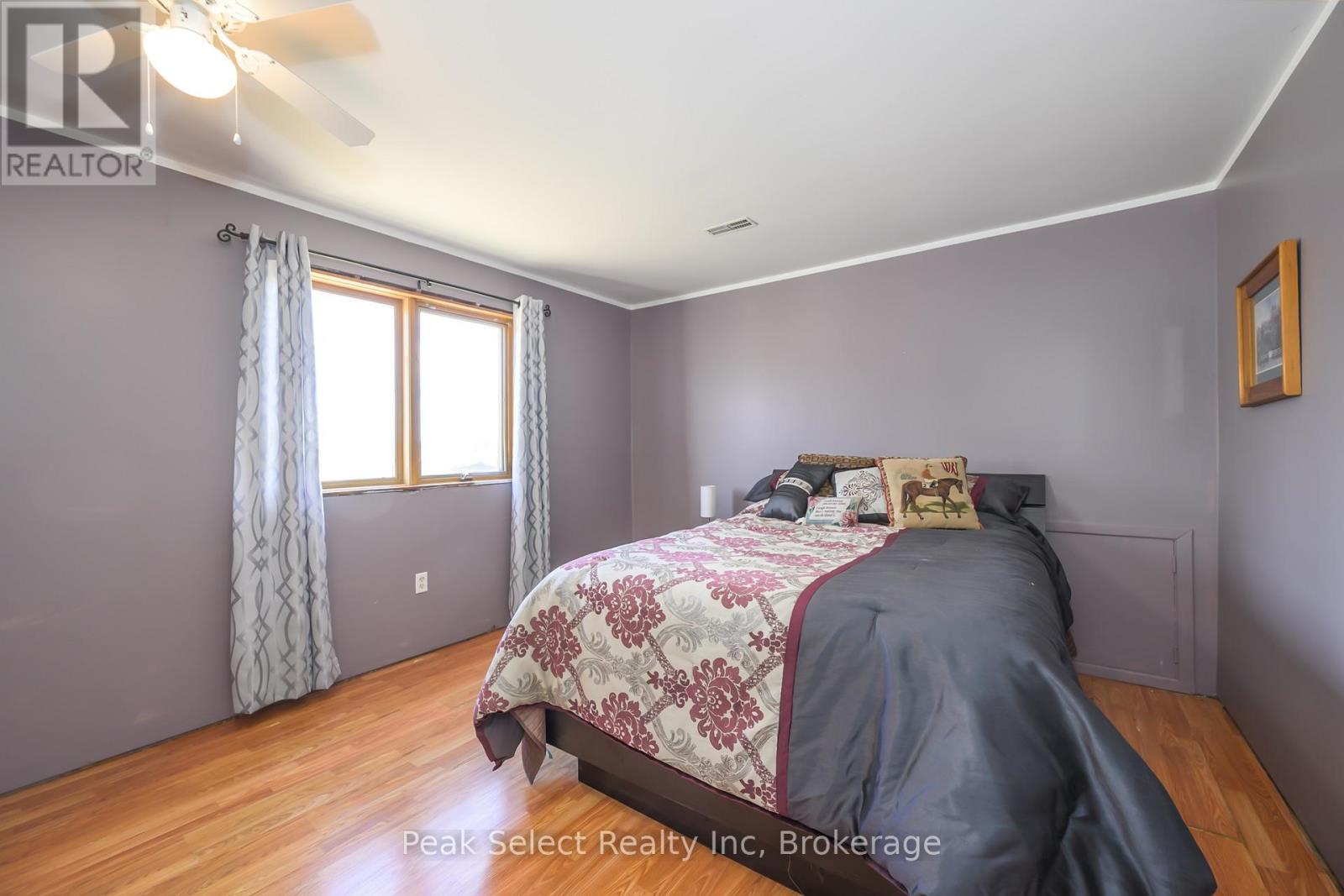 20076 Cherryhill Road, Thames Centre, ON - Indoor Photo Showing Bedroom