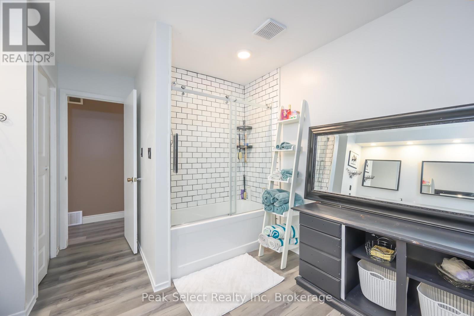 20076 Cherryhill Road, Thames Centre, ON - Indoor