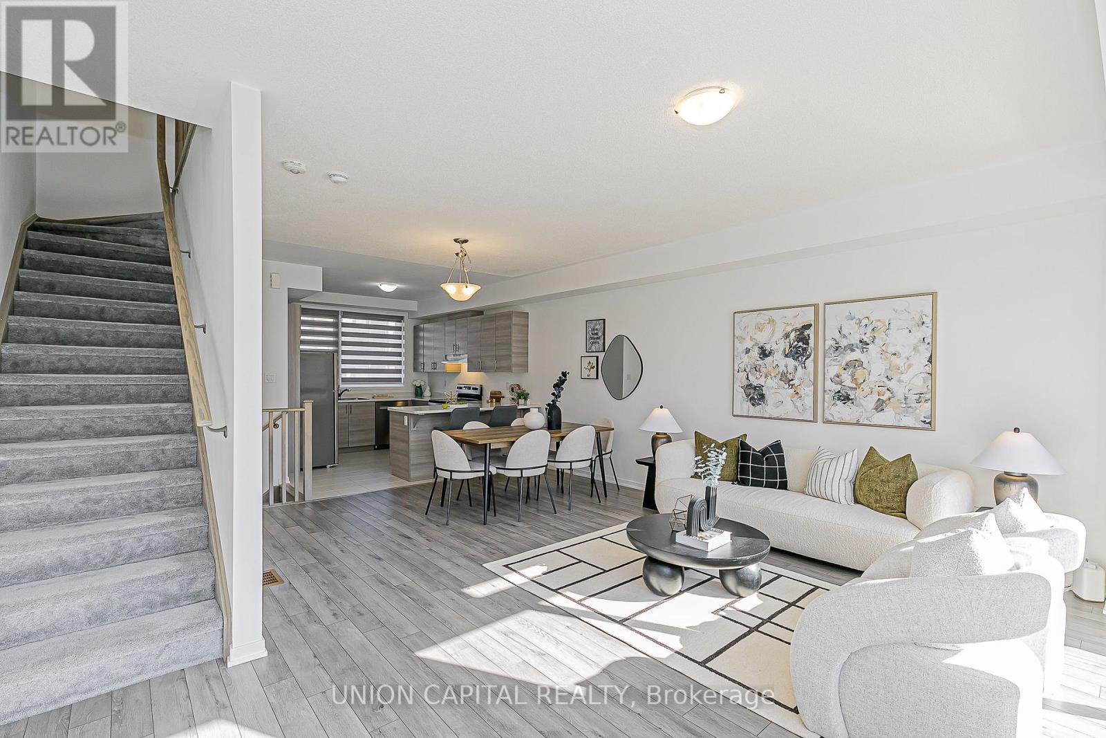 799 Stanstead Path, Oshawa, ON - Indoor Photo Showing Living Room
