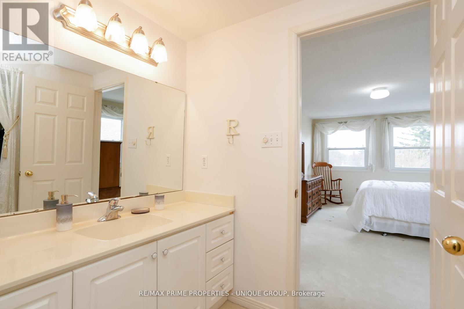 9 Longwater Chase, Markham, ON - Indoor Photo Showing Bathroom