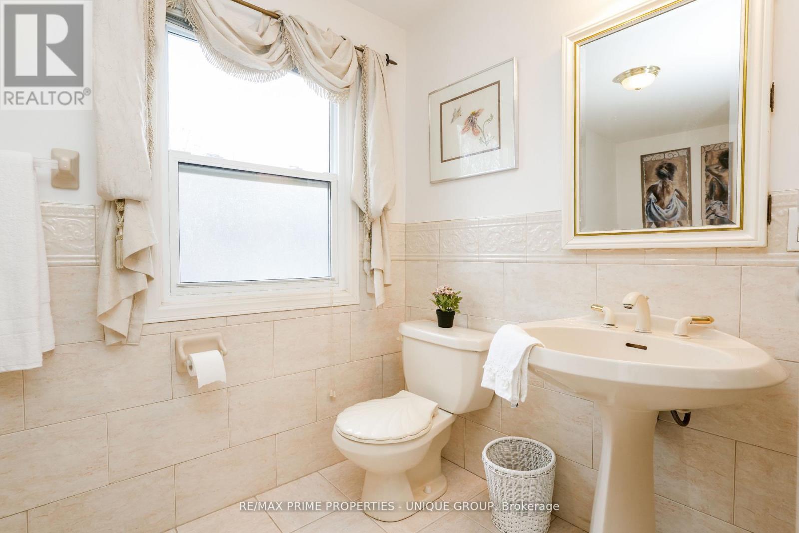 9 Longwater Chase, Markham, ON - Indoor Photo Showing Bathroom