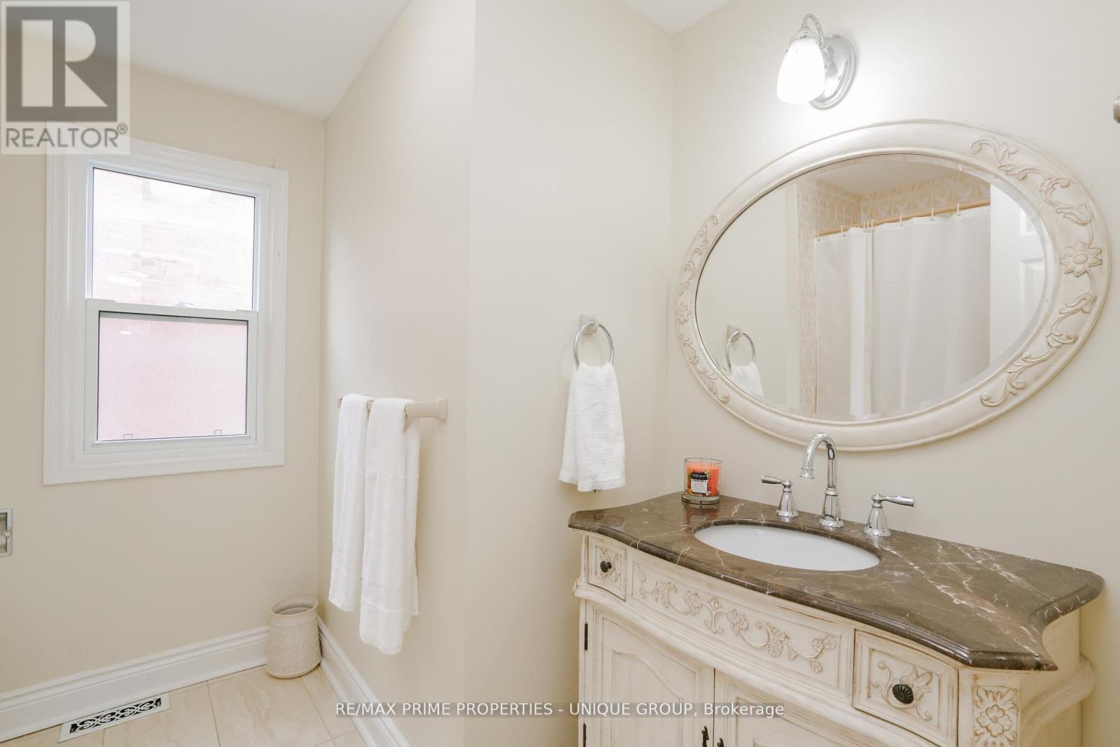 9 Longwater Chase, Markham, ON - Indoor Photo Showing Bathroom