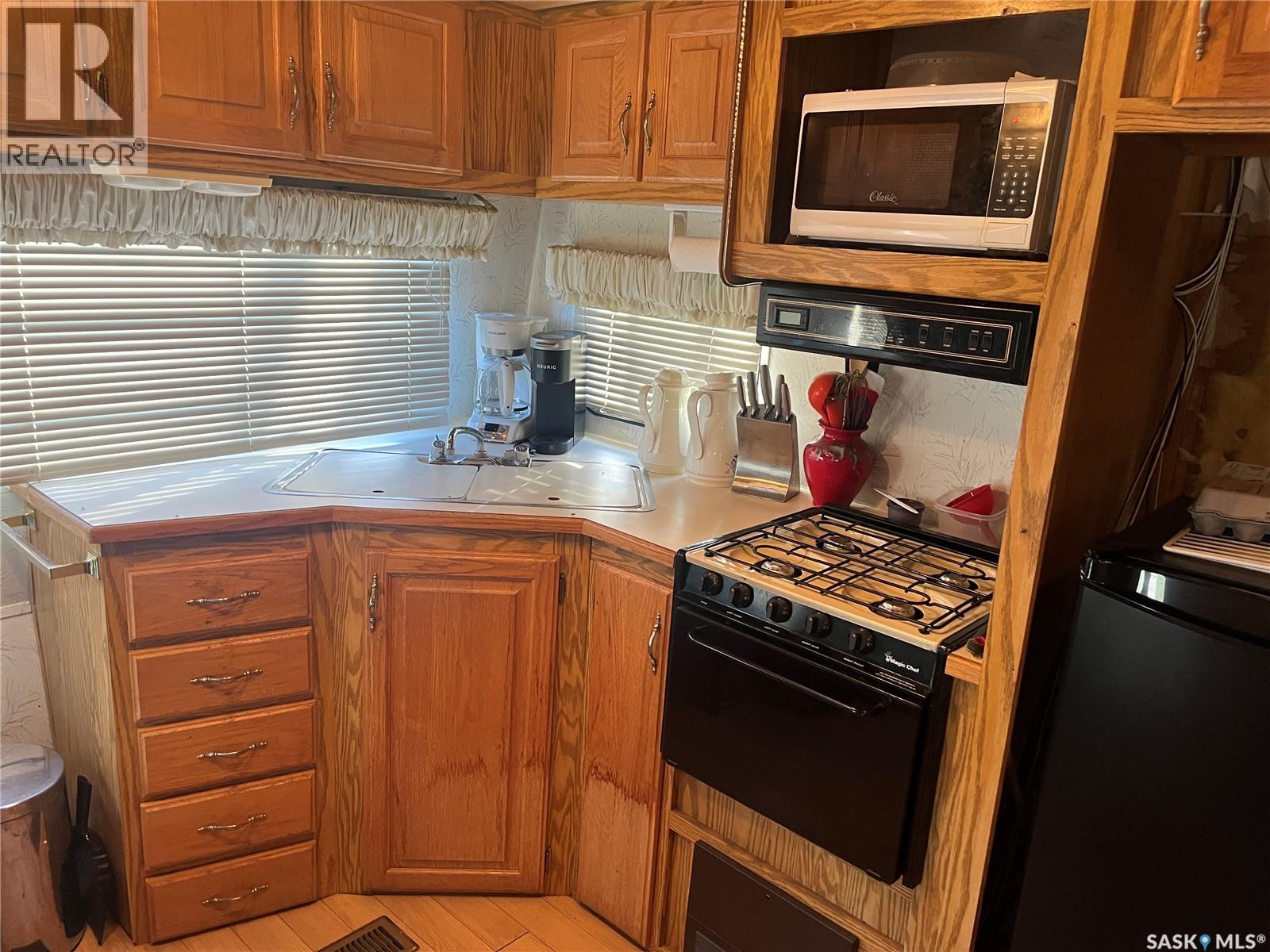 101-105 2Nd Avenue S, Stenen, SK