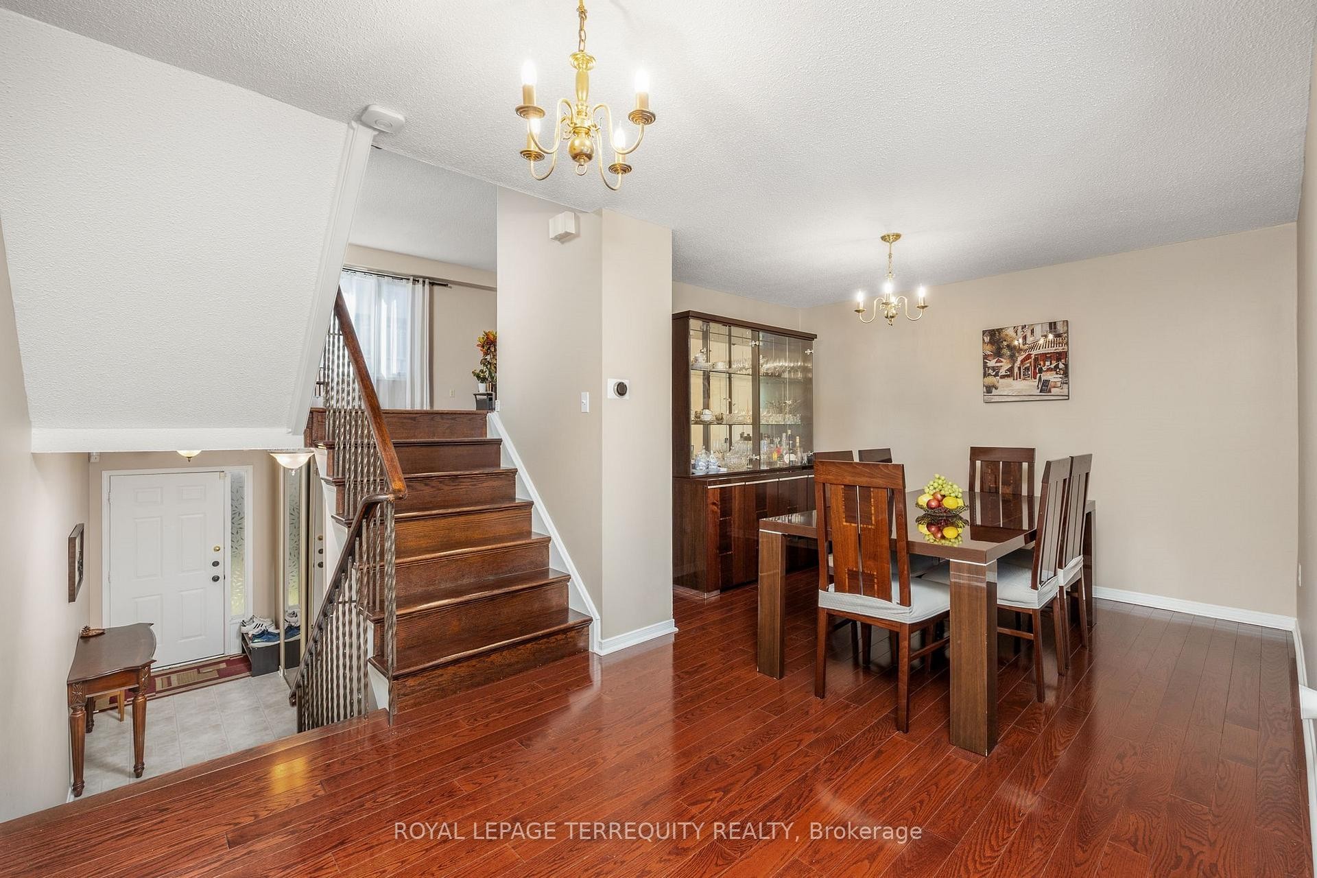 526 Renforth Drive, Toronto, ON - Indoor Photo Showing Dining Room