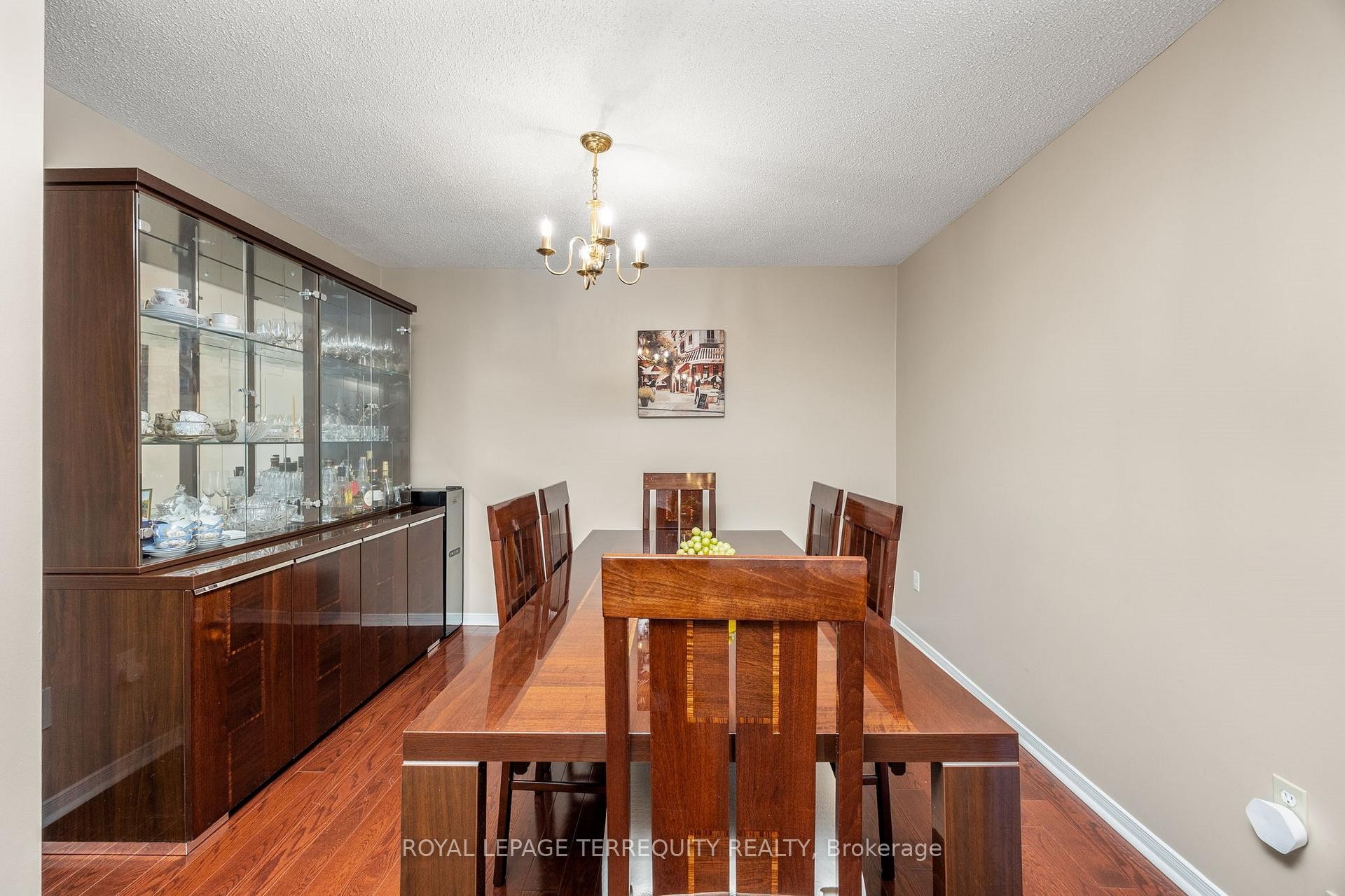 526 Renforth Drive, Toronto, ON - Indoor