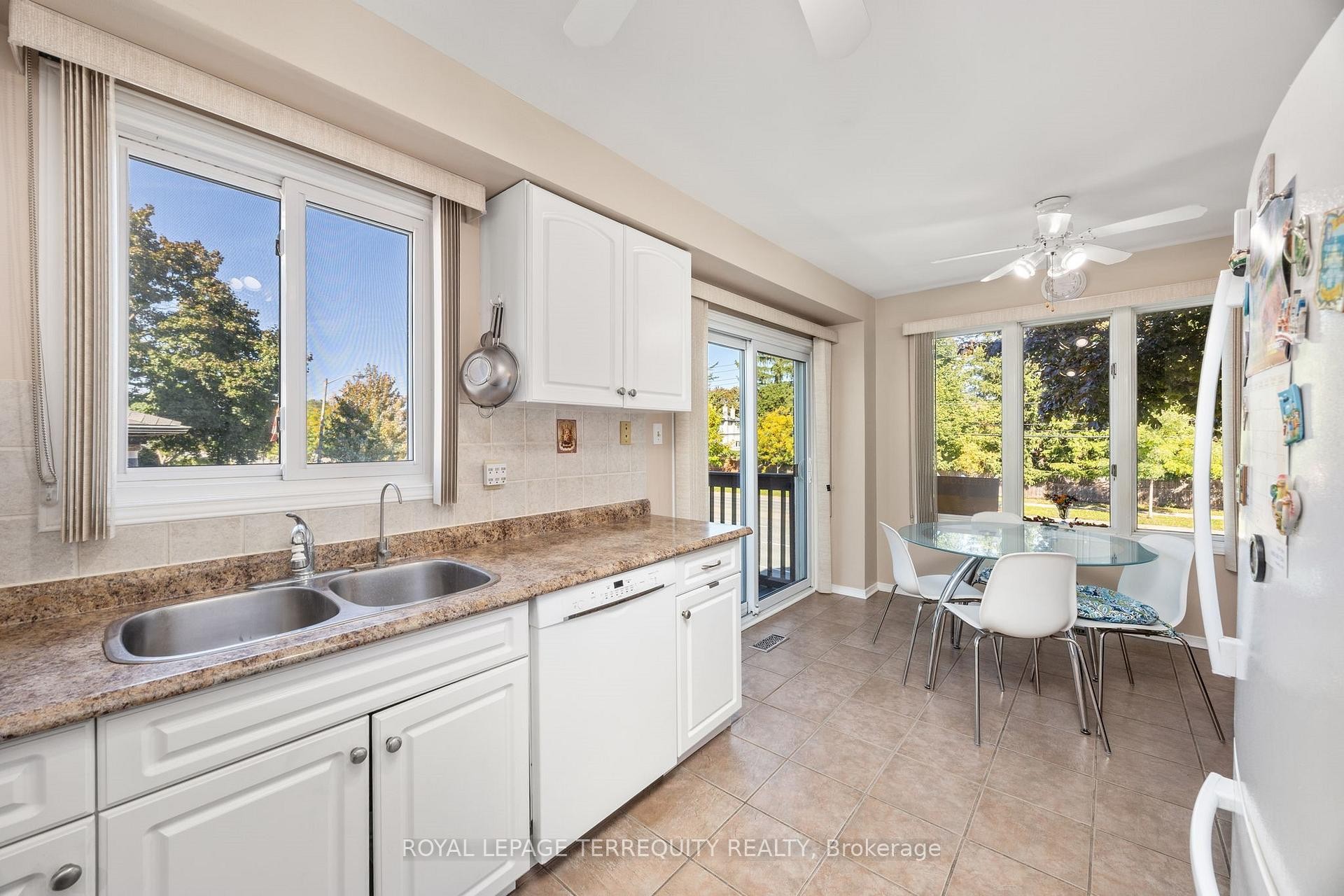 526 Renforth Drive, Toronto, ON - Indoor Photo Showing Kitchen With Double Sink