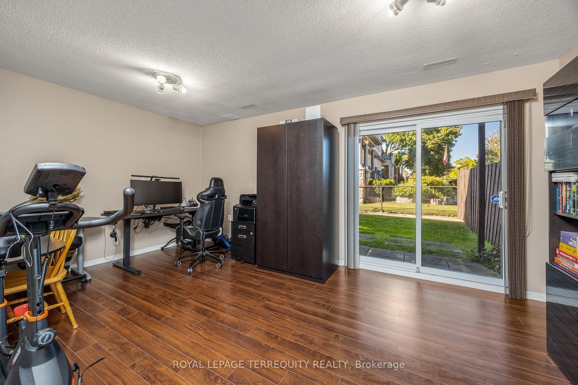 526 Renforth Drive, Toronto, ON - Indoor Photo Showing Other Room