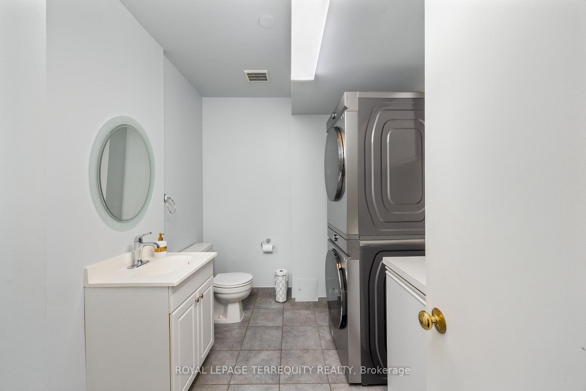 526 Renforth Drive, Toronto, ON - Indoor Photo Showing Laundry Room
