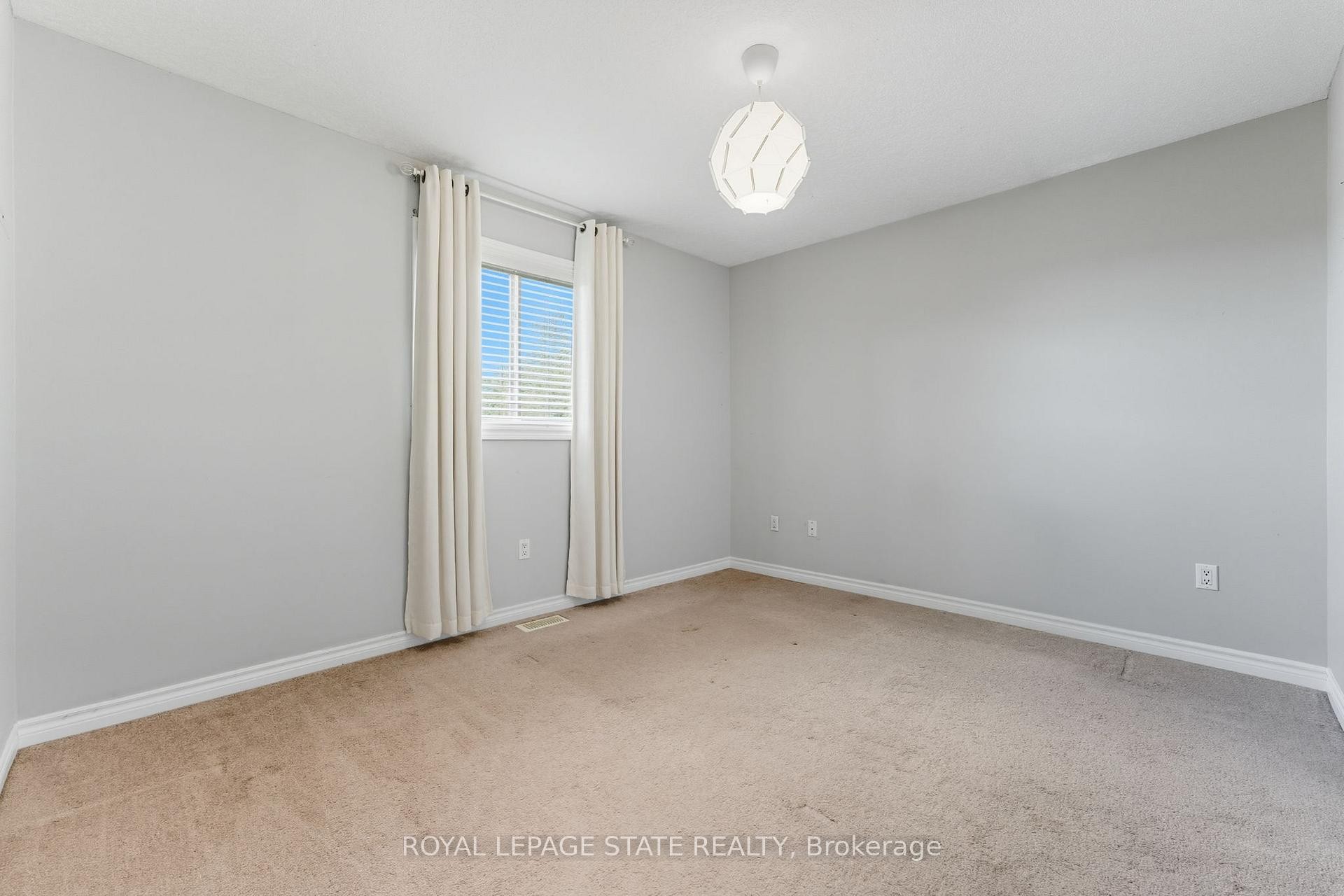 23 Kellogg Avenue, Hamilton, ON - Indoor Photo Showing Other Room