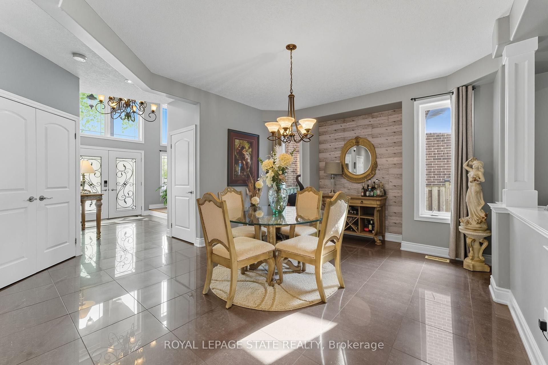 23 Kellogg Avenue, Hamilton, ON - Indoor Photo Showing Dining Room