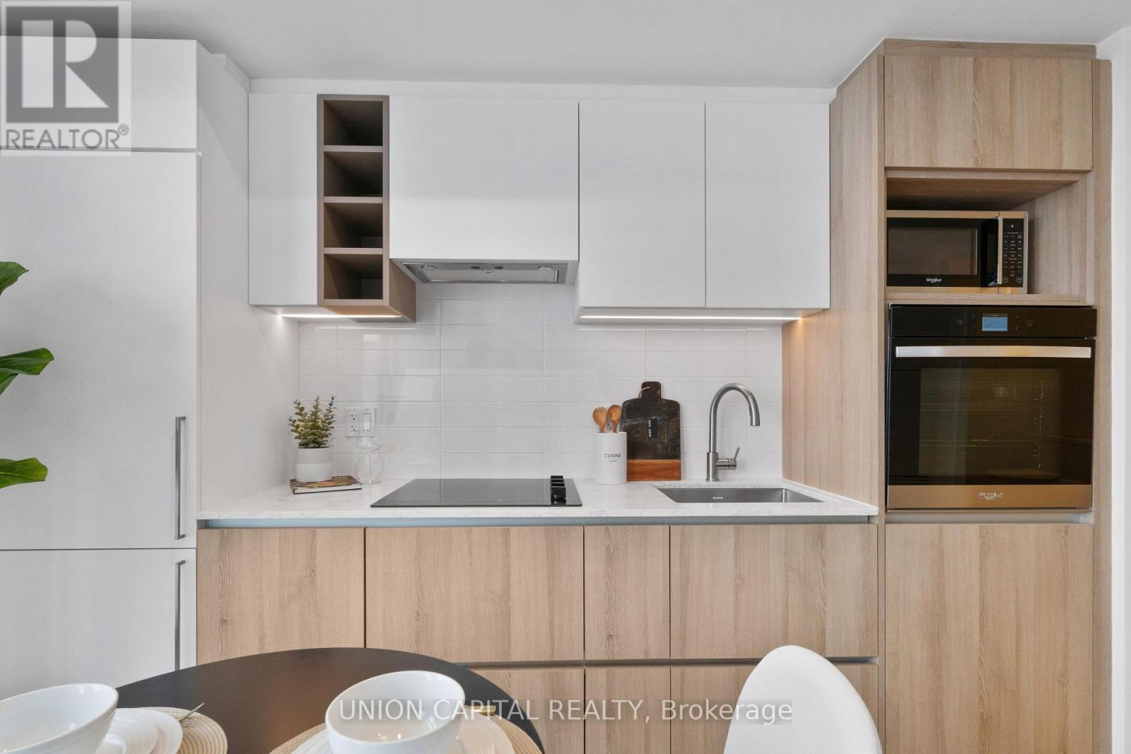 1612 - 319 Jarvis Street, Toronto, ON - Indoor Photo Showing Kitchen