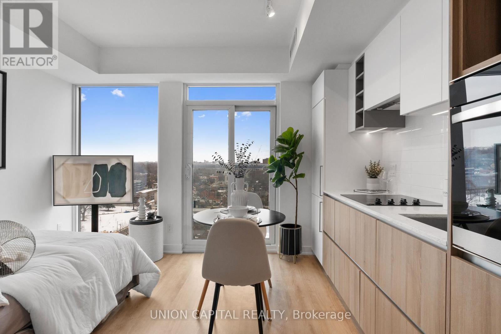 1612 - 319 Jarvis Street, Toronto, ON - Indoor Photo Showing Kitchen