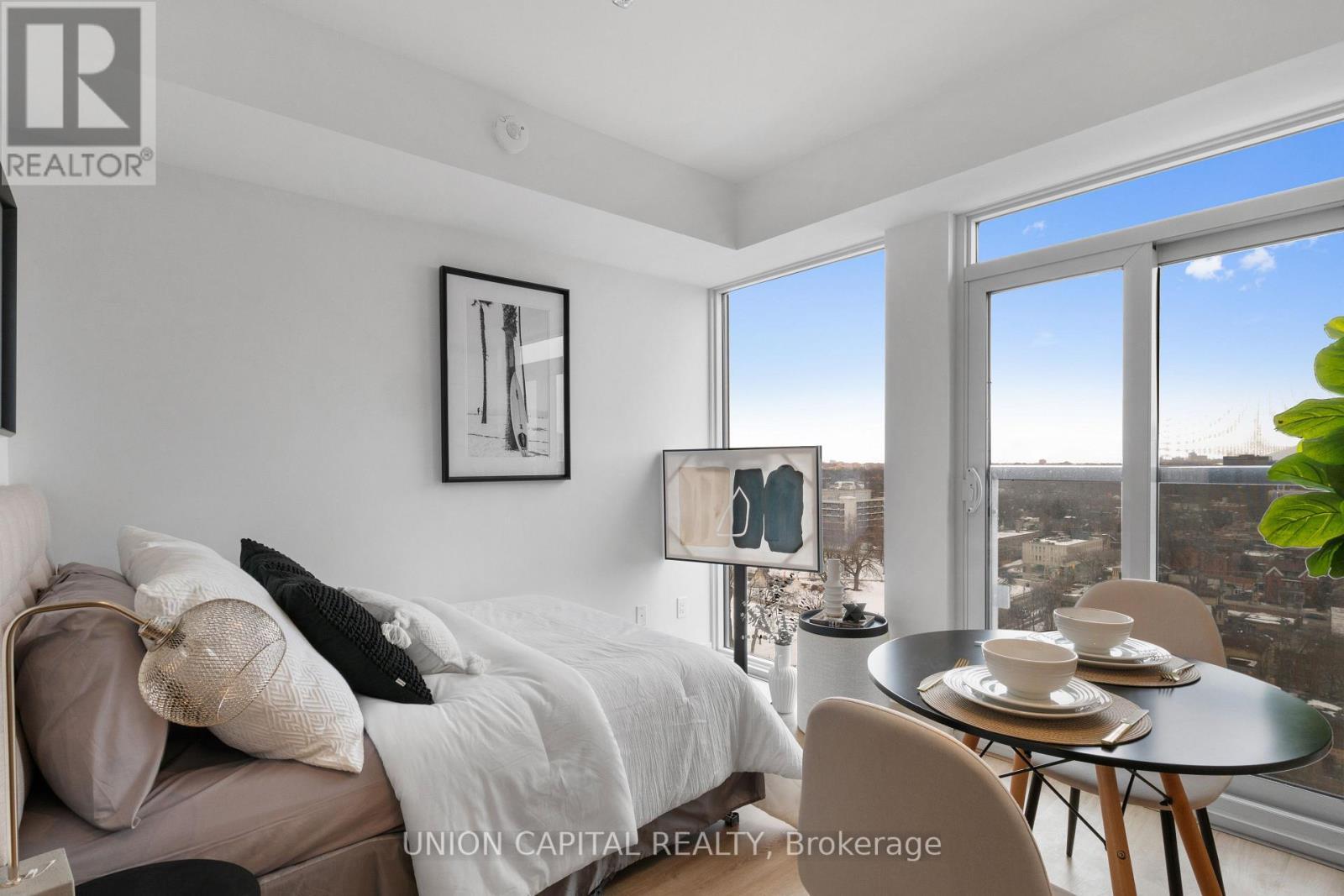 1612 - 319 Jarvis Street, Toronto, ON - Indoor