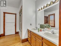 Large Bathroom Main Floor -