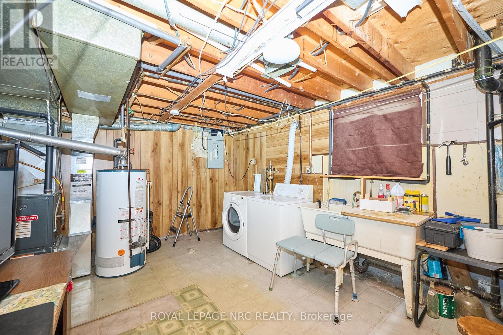 320 Morningstar Street, Welland (Lincoln/Crowland), ON - Indoor Photo Showing Laundry Room