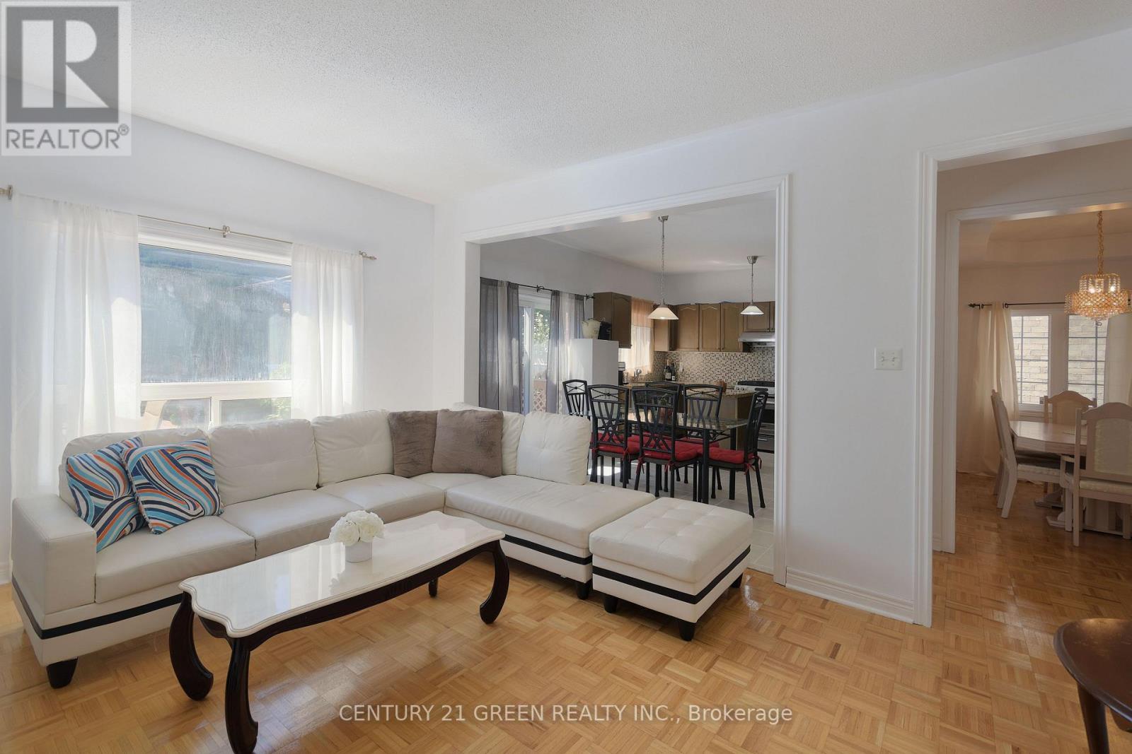 8 Lampman Drive, Toronto, ON - Indoor Photo Showing Living Room