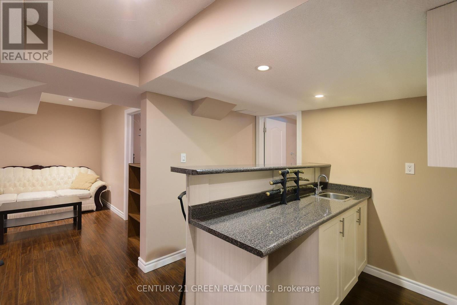 8 Lampman Drive, Toronto, ON - Indoor