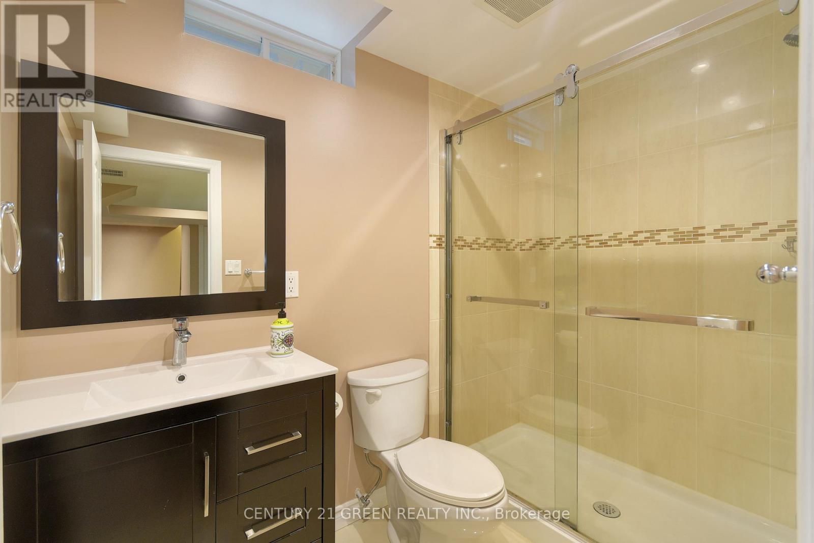 8 Lampman Drive, Toronto, ON - Indoor Photo Showing Bathroom