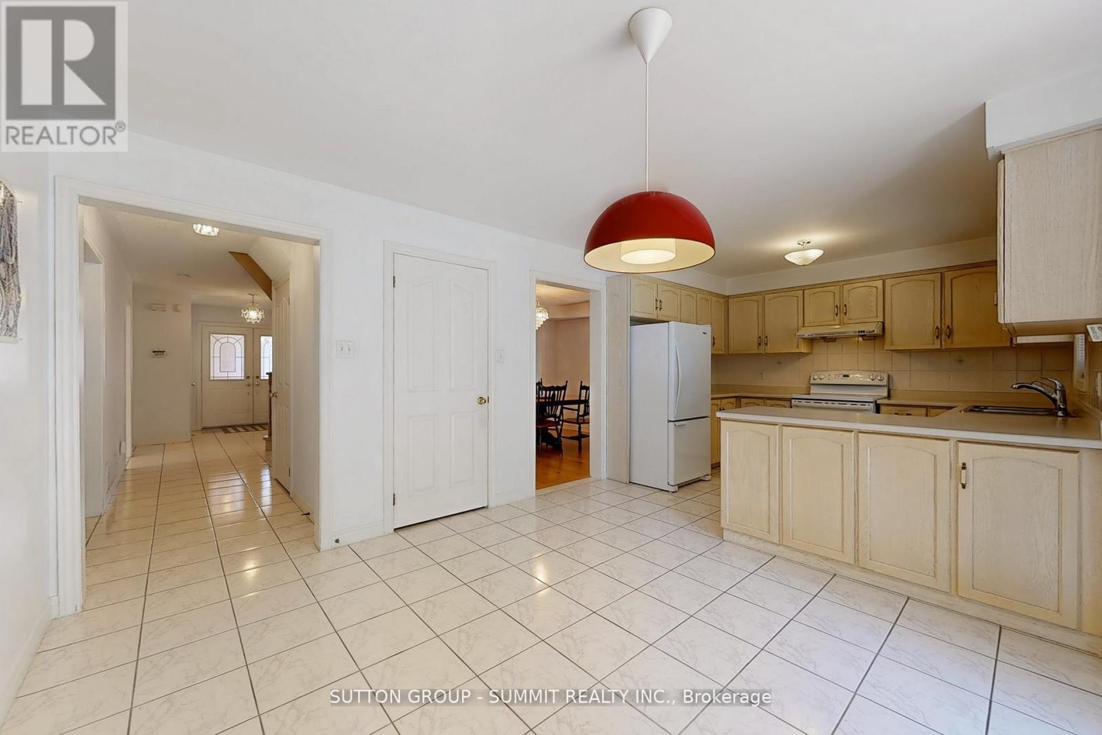 5525 Fleur-De-Lis, Mississauga, ON - Indoor Photo Showing Kitchen