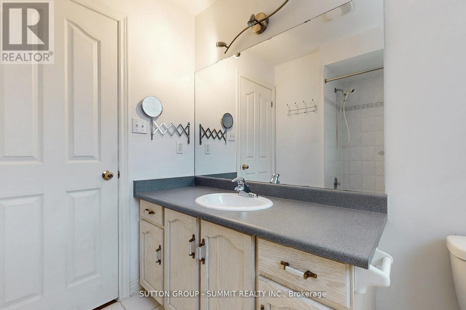 5525 Fleur-De-Lis, Mississauga, ON - Indoor Photo Showing Bathroom