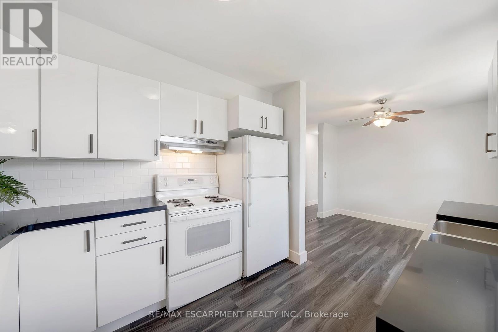 167 Miles Road, Hamilton, ON - Indoor Photo Showing Kitchen
