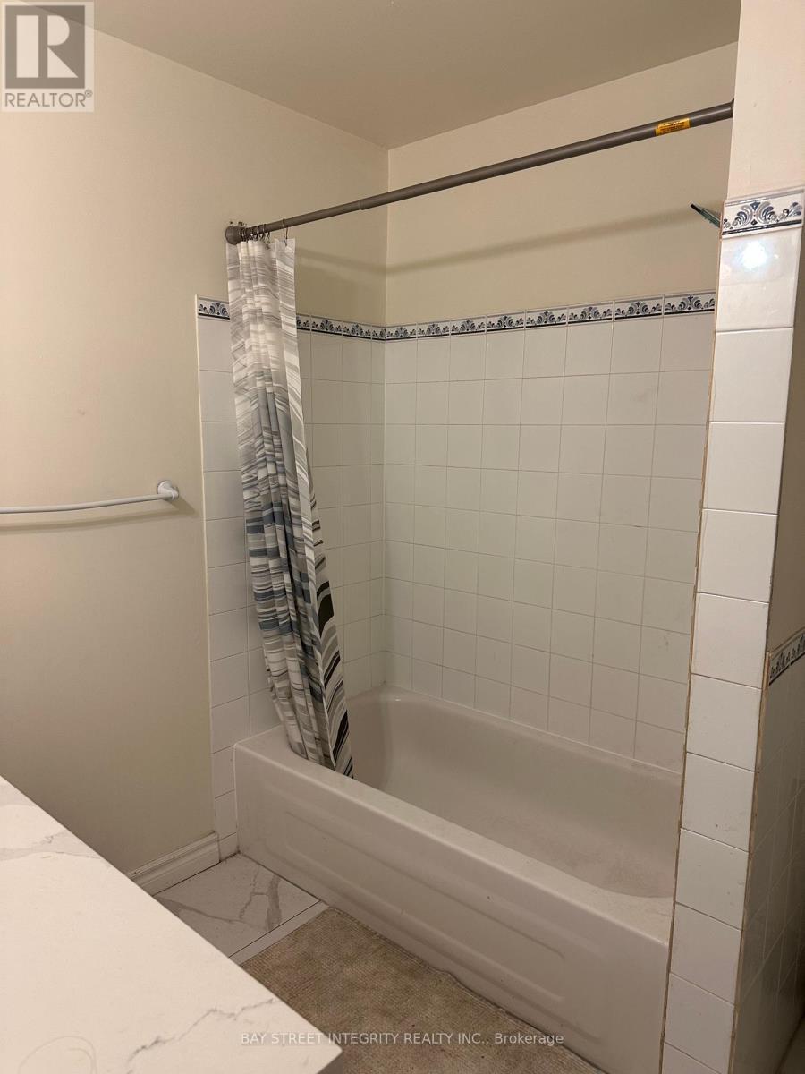 1 - 88 Colborne Street, Brantford, ON - Indoor Photo Showing Bathroom