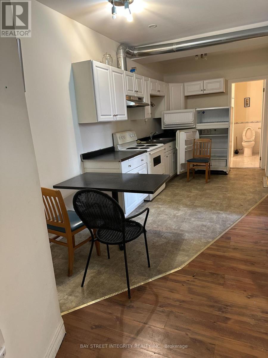1 - 88 Colborne Street, Brantford, ON - Indoor Photo Showing Kitchen