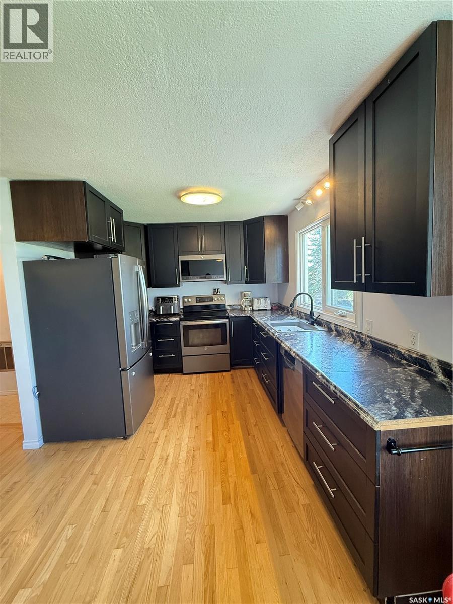 208 Stanhope Avenue, Sturgis, SK - Indoor Photo Showing Kitchen