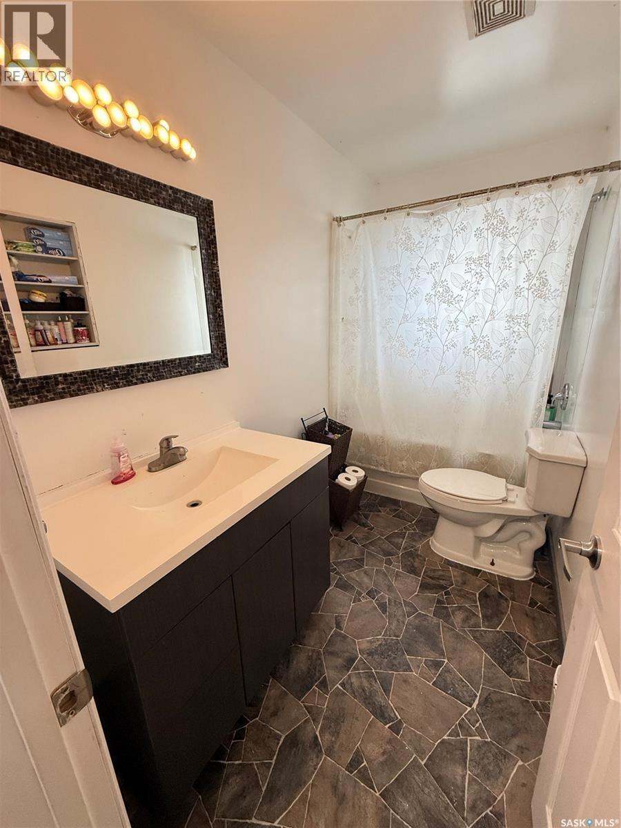 208 Stanhope Avenue, Sturgis, SK - Indoor Photo Showing Bathroom
