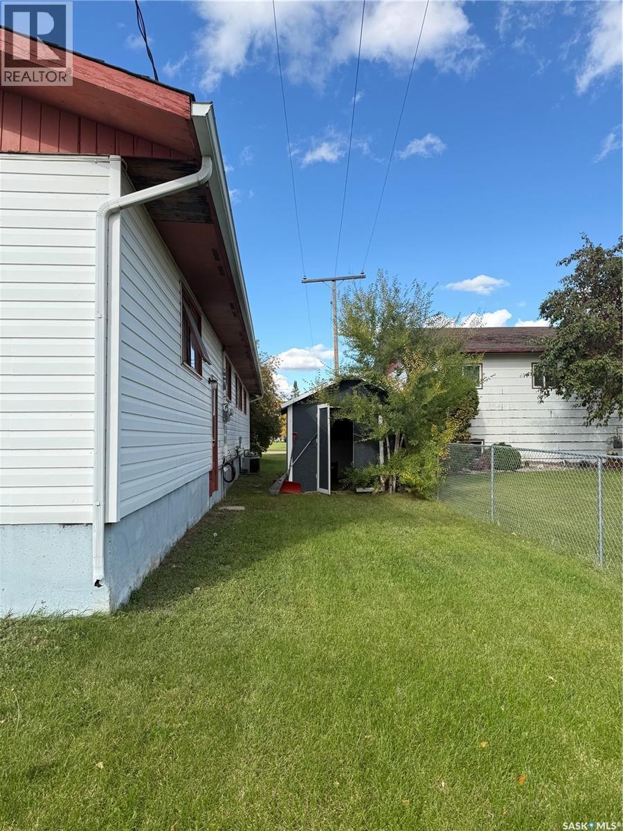 208 Stanhope Avenue, Sturgis, SK - Outdoor