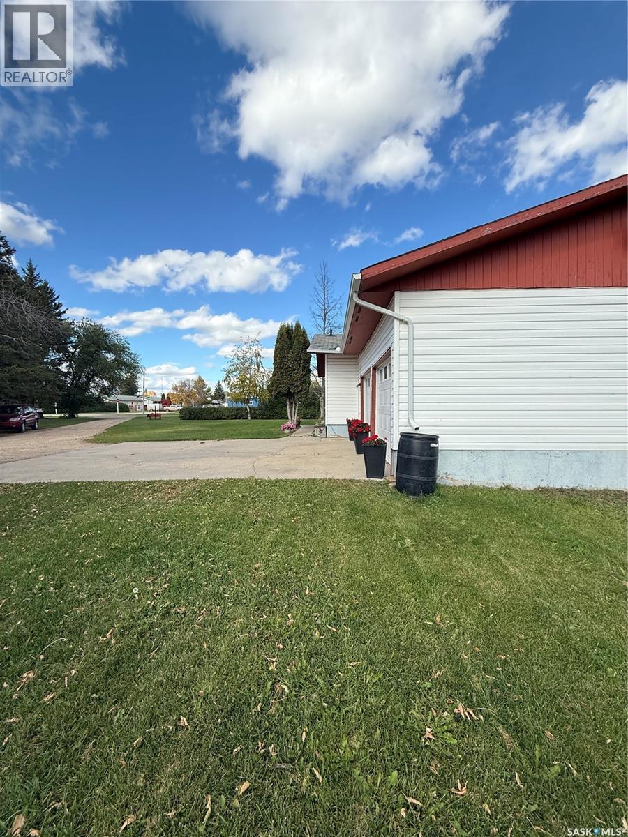 208 Stanhope Avenue, Sturgis, SK - Outdoor