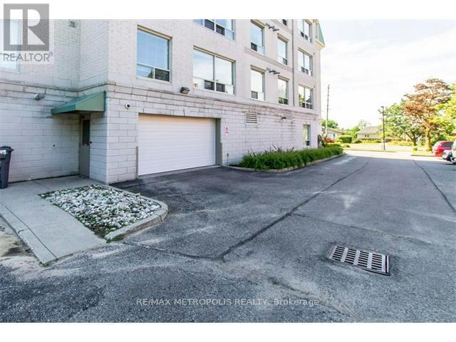 305 - 405 Erb Street W, Waterloo, ON - Outdoor