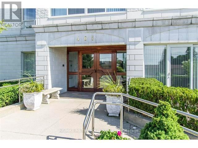 305 - 405 Erb Street W, Waterloo, ON - Outdoor