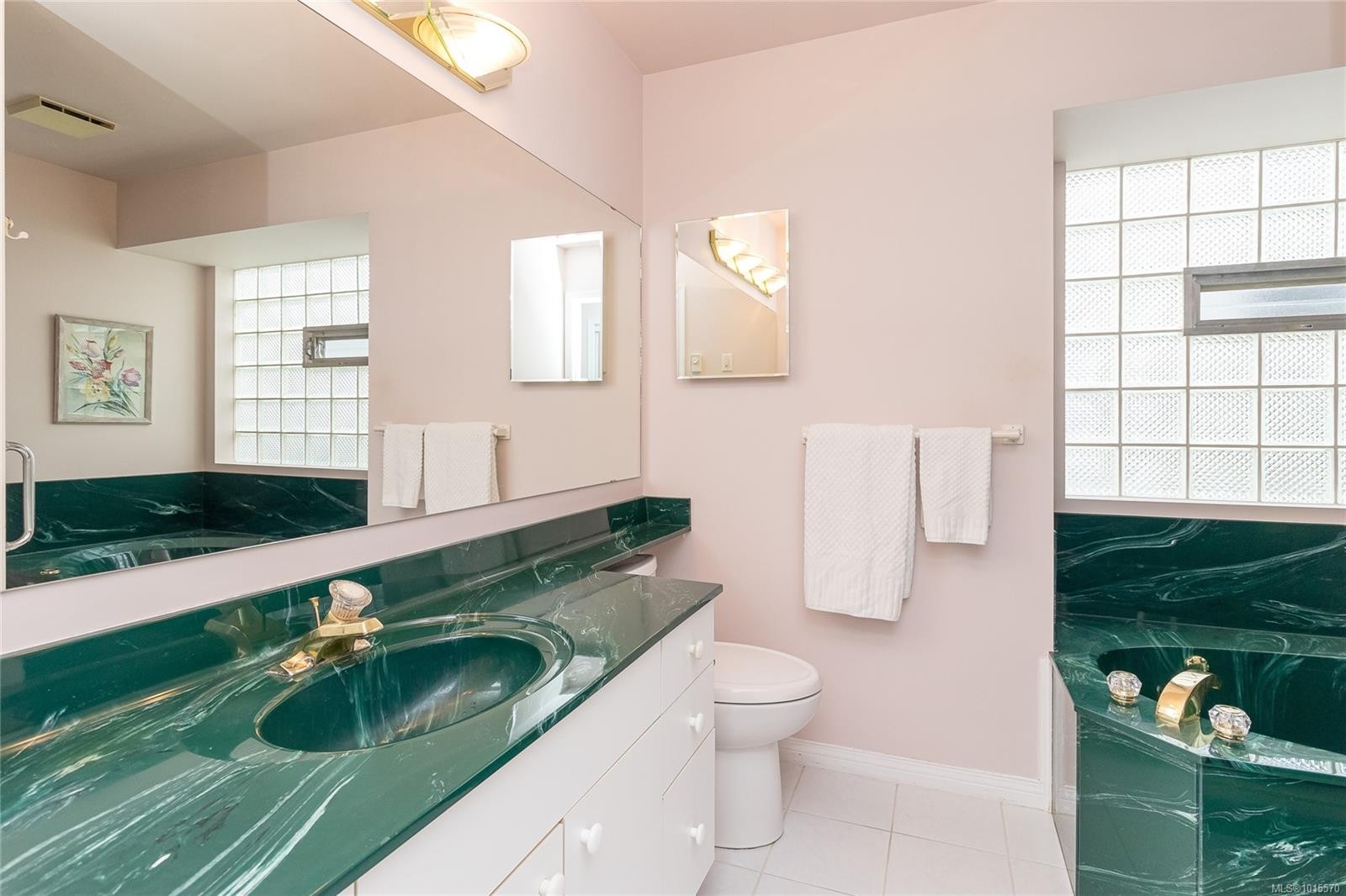 801 Country Club Dr, Cobble Hill, BC