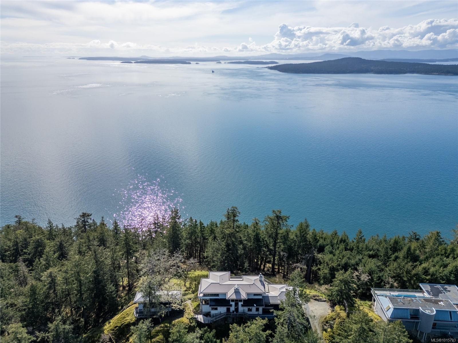 6927 Pirates Rd, Pender Island, BC