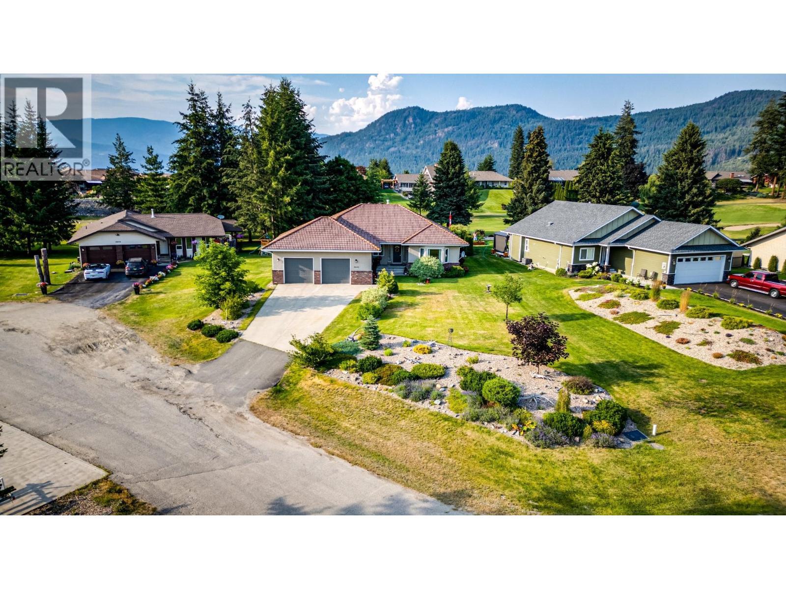 2642 Golf View Place, Blind Bay, BC - Outdoor