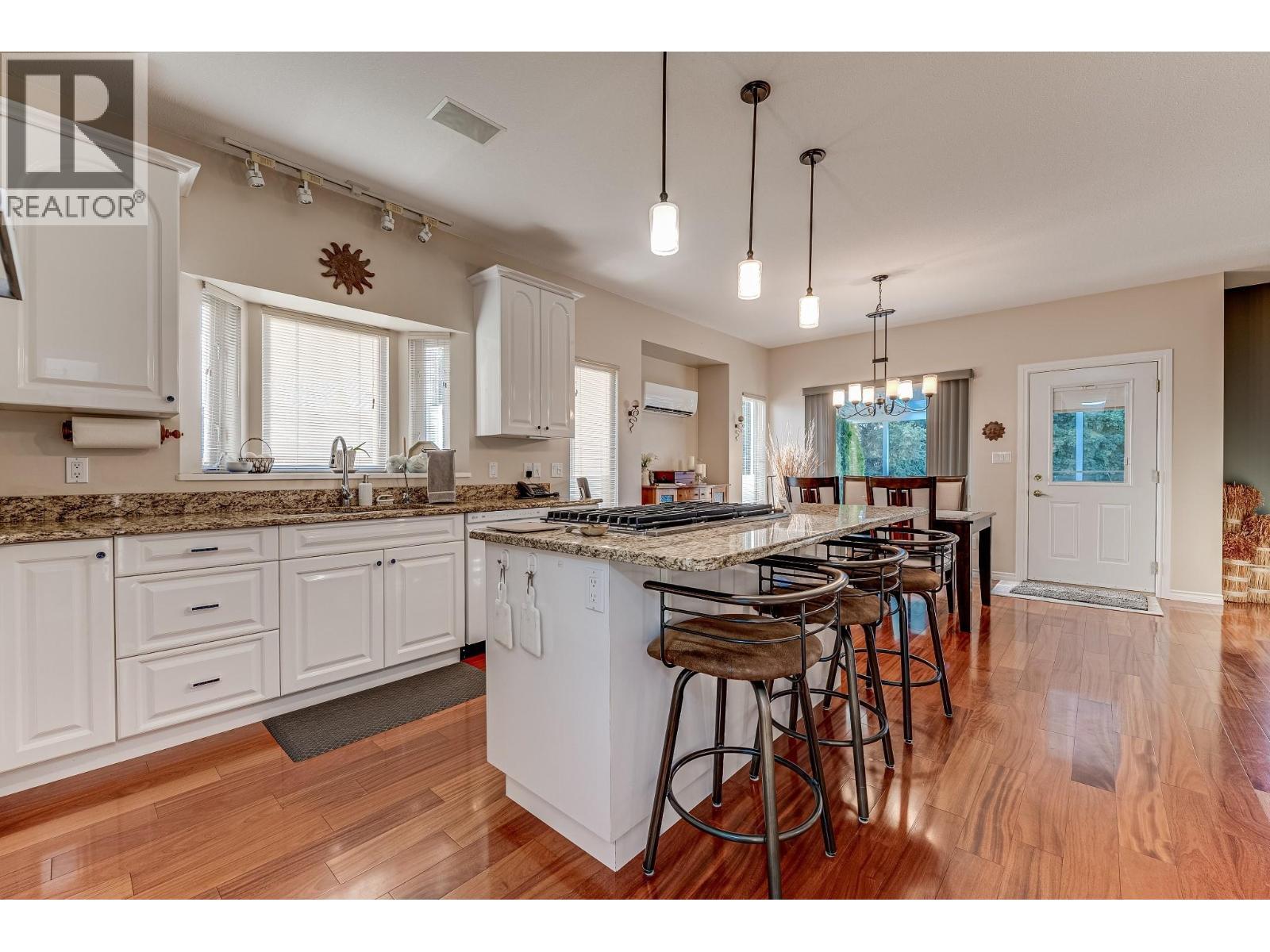 2642 Golf View Place, Blind Bay, BC - Indoor Photo Showing Kitchen With Upgraded Kitchen