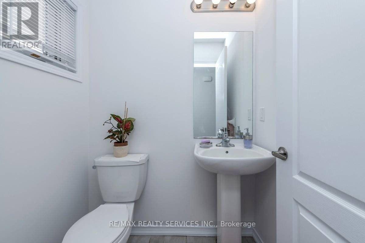 215 Diana Drive, Orillia, ON - Indoor Photo Showing Bathroom