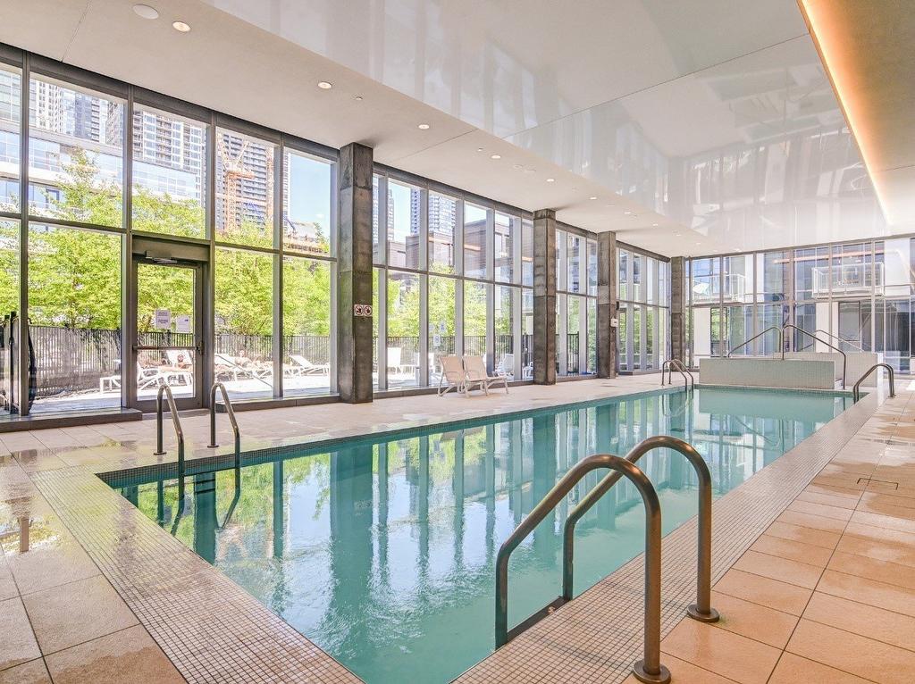 Pool - 2309-1400 Boul. René-Lévesque O., Montréal (Ville-Marie), QC - Indoor Photo Showing Other Room With In Ground Pool