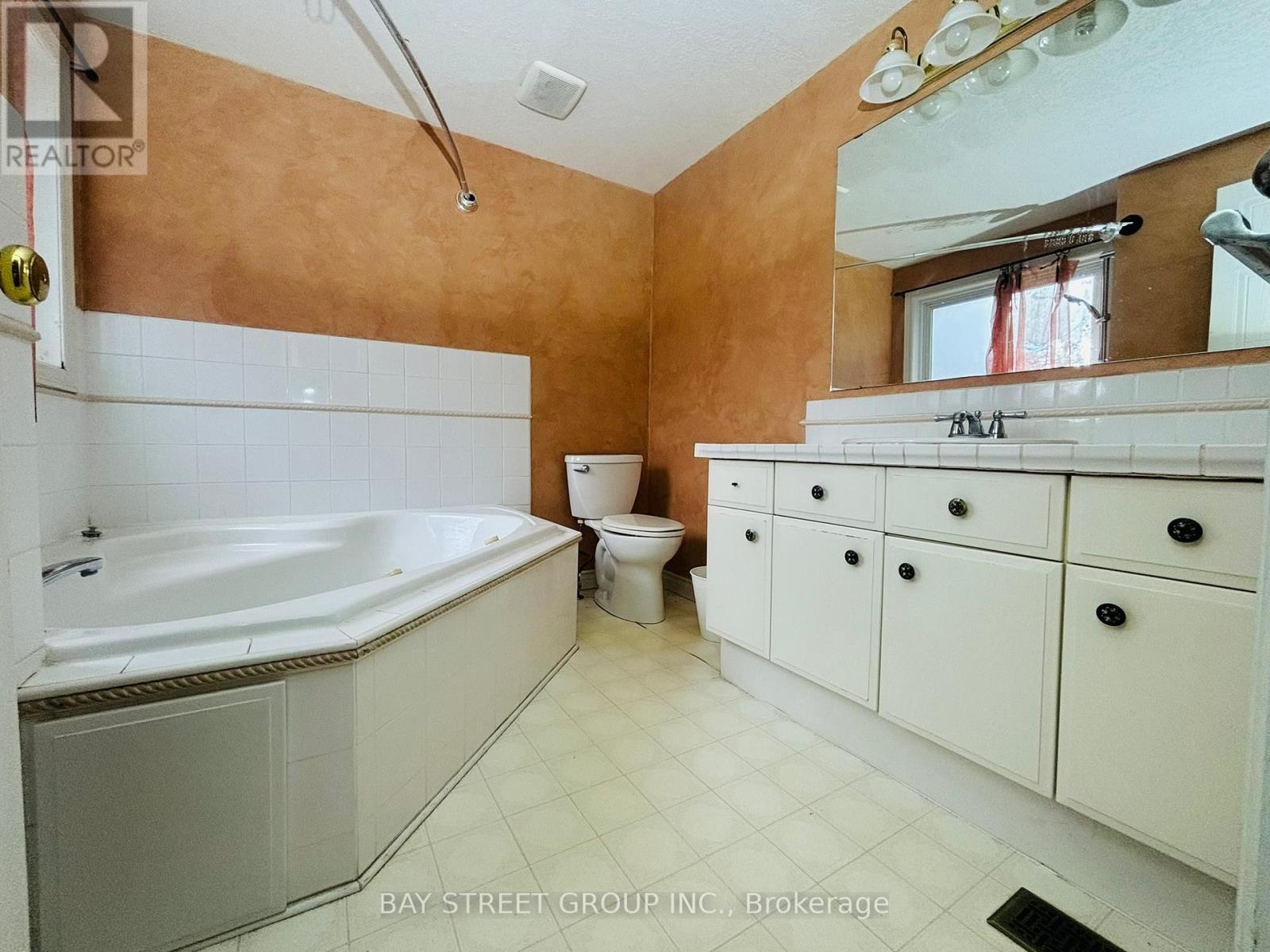 327 Cornridge Place, Waterloo, ON - Indoor Photo Showing Bathroom