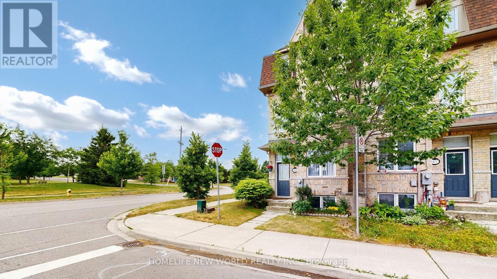 49 Kawneer Terrace, Toronto, ON - Outdoor