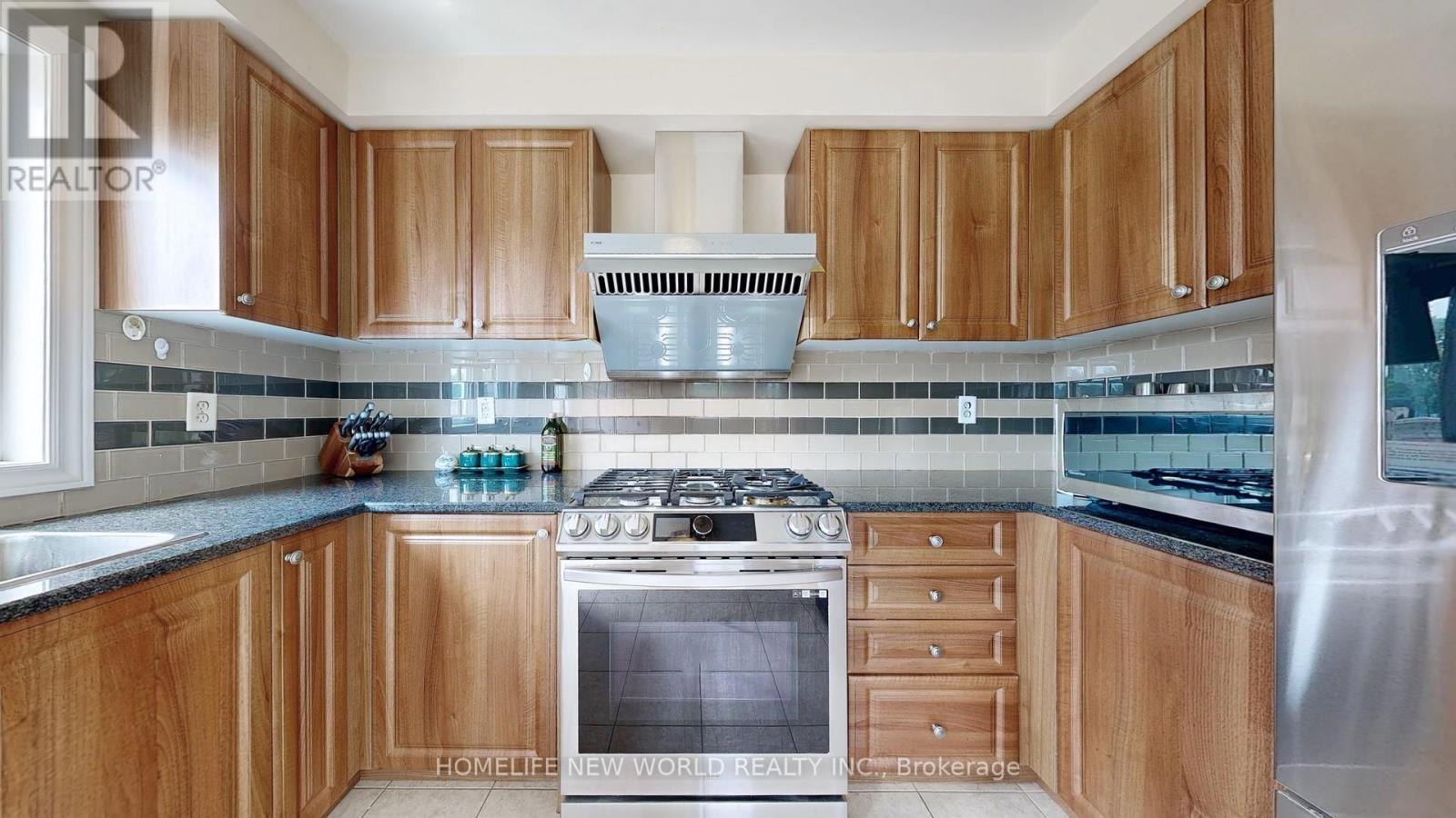 49 Kawneer Terrace, Toronto, ON - Indoor Photo Showing Kitchen