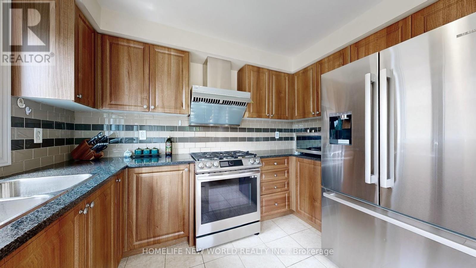 49 Kawneer Terrace, Toronto, ON - Indoor Photo Showing Kitchen With Double Sink